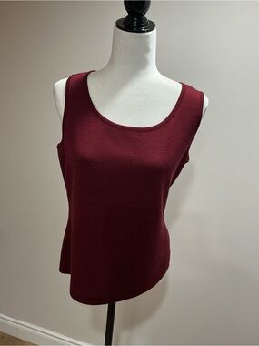 ST JOHN Santana Knit sleeveless Shell Top Tank‎ Burgundy Size medium wool blend